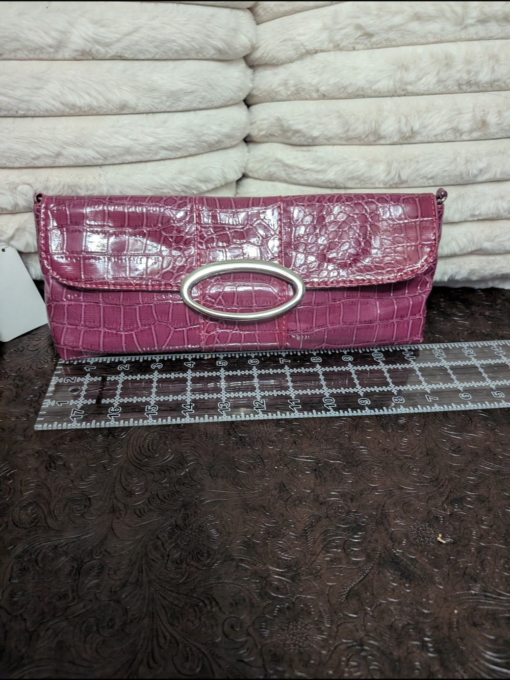 Source Unknown Pink Faux Croc Oval-Accent Wristlet Clutch